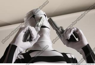 29 2019 01 JIRKA MORPHSUIT WITH TWO GUNS